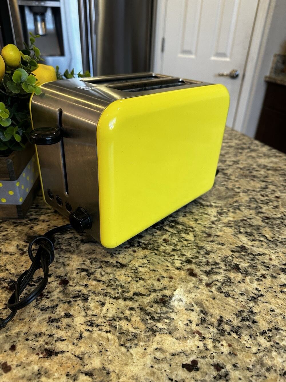 kate spade new york Yellow 2-Slice Toaster